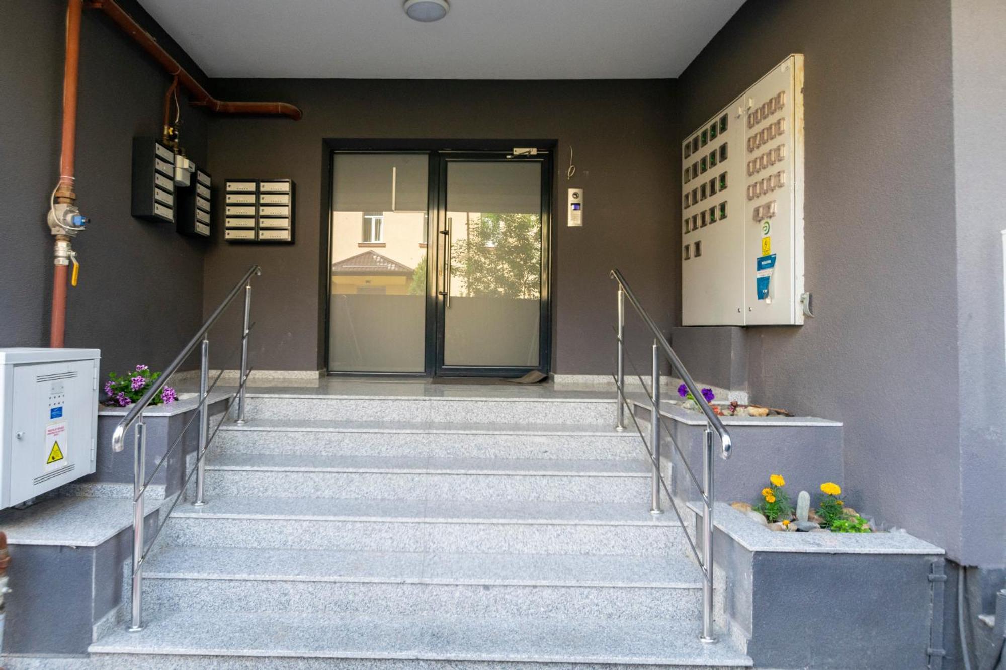 Apartment 1